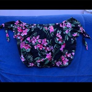FLORAL BLACK BLOUSE